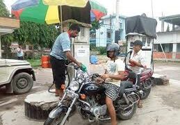 भोपाल कलेक्टर का आदेश- 1 अगस्त से हेलमेट नहीं पहना तो पंप से नहीं भरा सकेंगे पेट्रोल