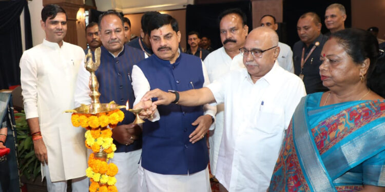 हमारे पास स्वदेशी विकल्प है, इसके दम पर हम परिस्थिति से निपट सकते हैं