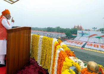 सेमी कंडक्टर से लेकर जेट इंजन तक…लाल किले से मोदी ने खींच दी सुरक्षा और आत्मनिर्भर भारत की लकीर