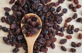 भीगी किशमिश और गर्म दूध बनाते हैं पाचन को तंदुरूस्त