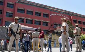 फिर मिली दिल्ली के कई स्कूलों को बम से उड़ाने की धमकी